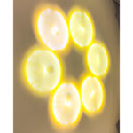 چراغ خواب رومیزی مدل گوی کریستال طرح دختر و پسر عاشق کد 01