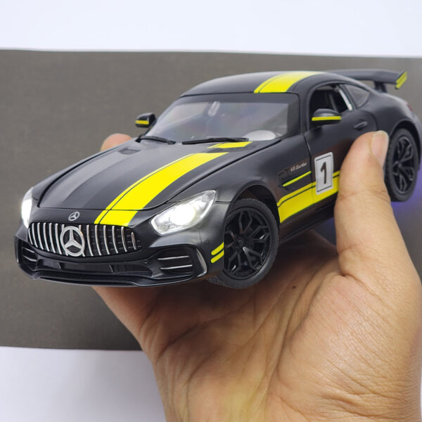 ماشین بازی مدل بنز AMG GT دودزا